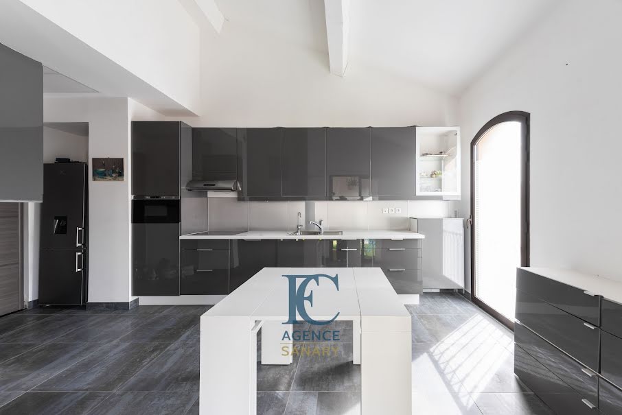 Vente appartement 4 pièces 144 m² à Sanary-sur-Mer (83110), 1 196 000 €