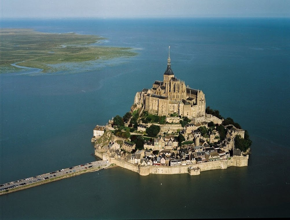 Monte Saint-Michel, suas histórias e lendas