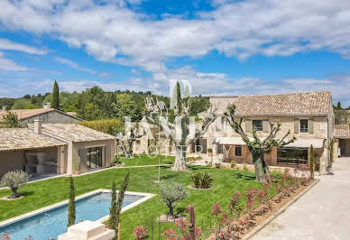 Maison avec piscine et terrasse 11