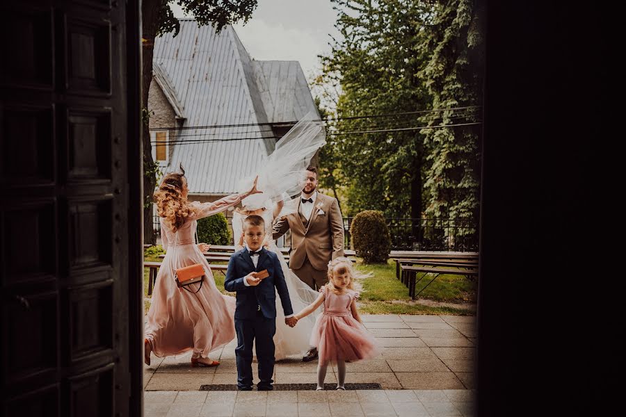 ช่างภาพงานแต่งงาน Paweł Dłubacz (paulusus) ภาพเมื่อ 22 พฤษภาคม 2022