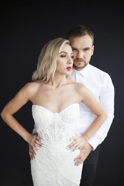 Wedding photographer Olya Os (ollieos). Photo of 29 August 2019