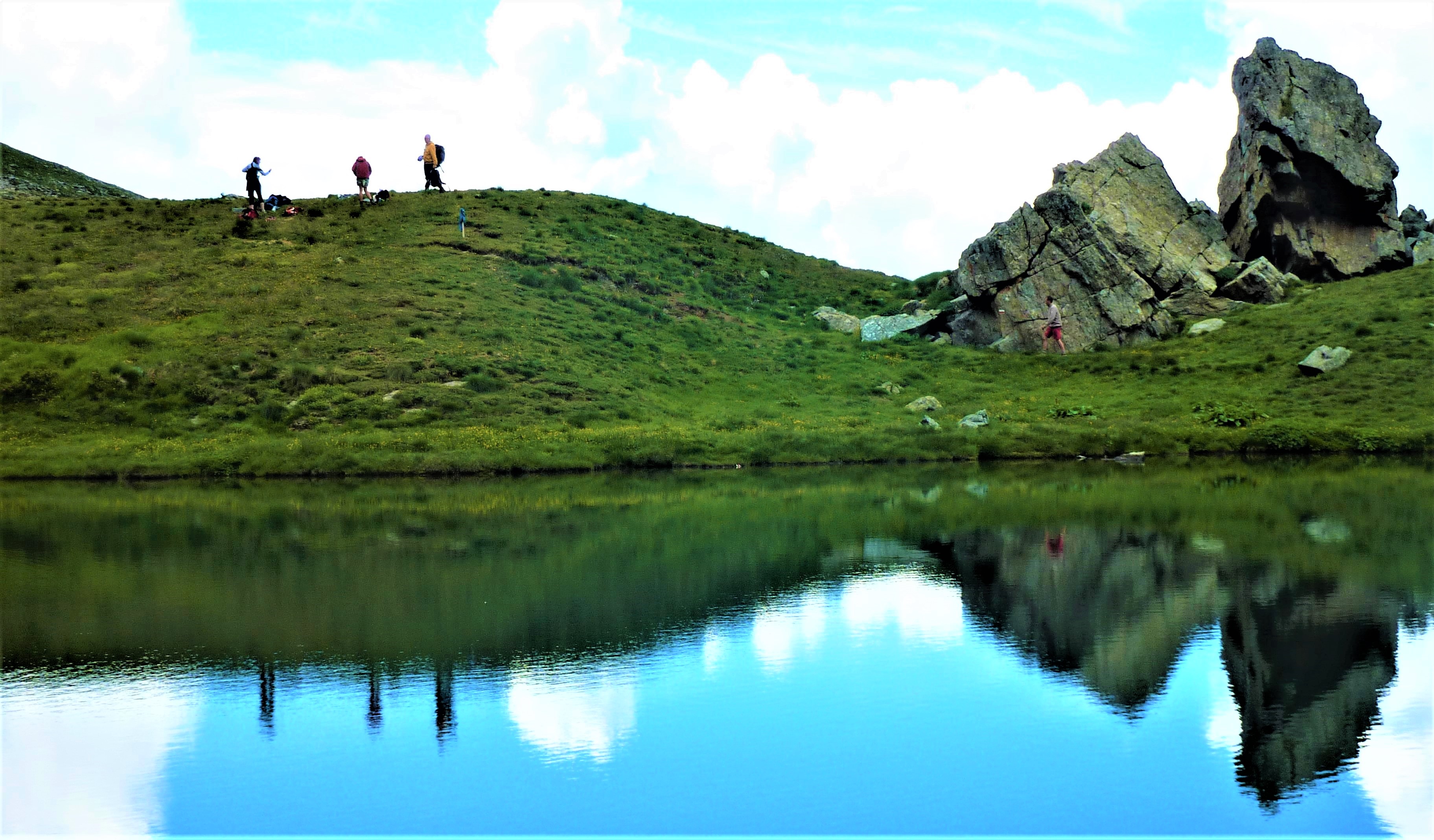 Lago alpino di elibetta