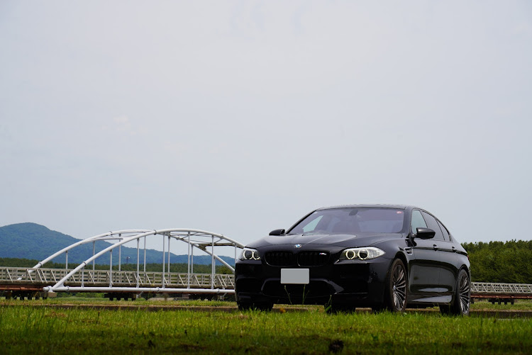 M5のBMW・ドライブ・M・セダン・橋と愛車に関するカスタム事例の投稿画像1枚目