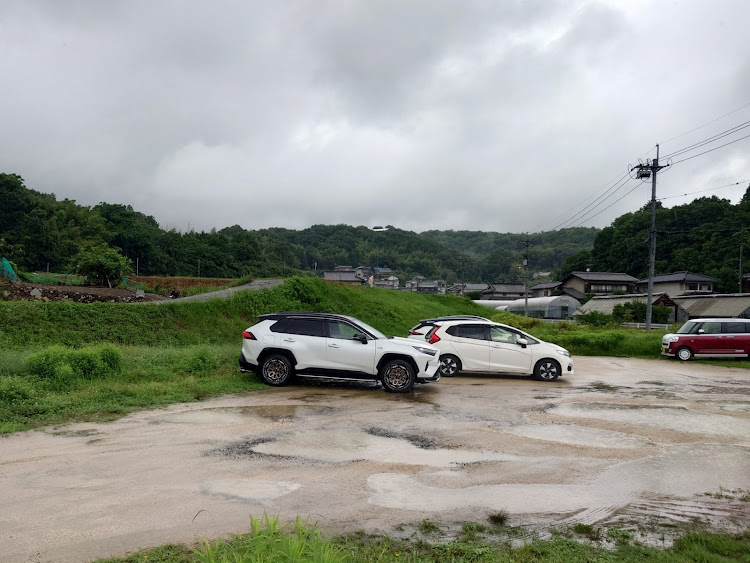 RAV4のずぶ濡れの愛車・いつもいいね＆コメントありがとうございます・７月もよろしくお願いいたします・蕎麦屋でランチ・ドロドロの愛車に関するカスタム事例の投稿画像2枚目