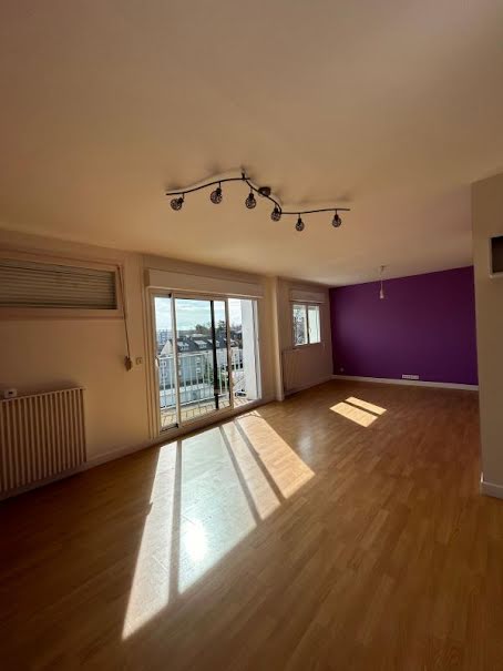 Location  appartement 4 pièces 89 m² à Guingamp (22200), 785 €