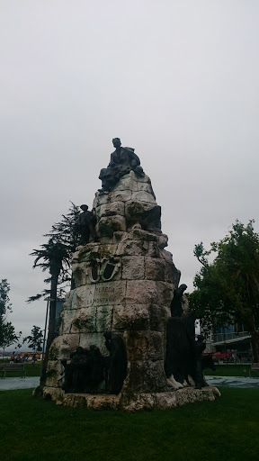 Monumento a Pereda