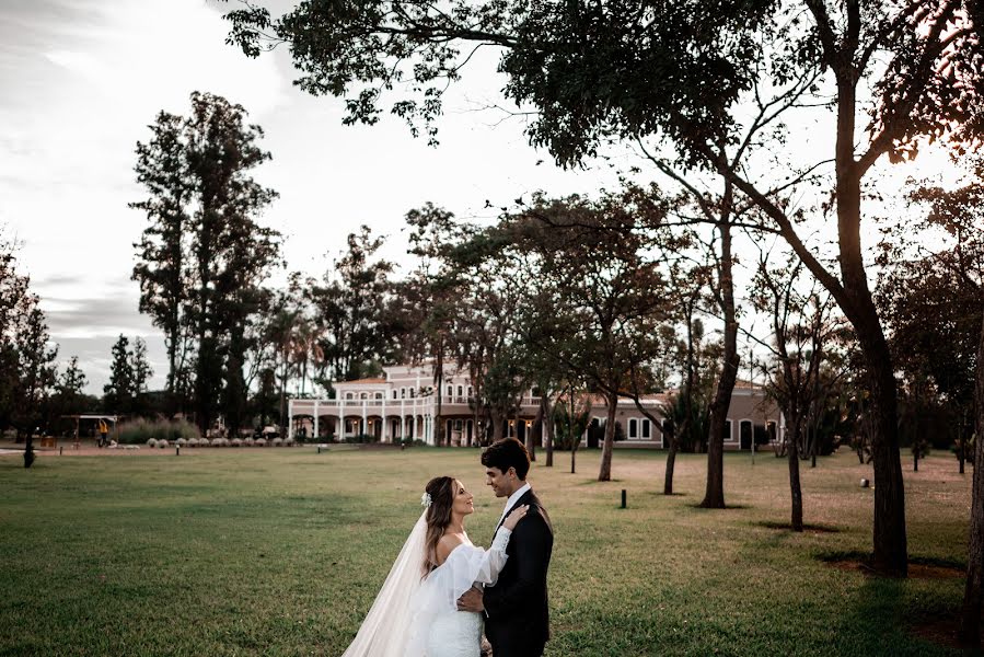 Fotógrafo de casamento Lucas Lopes (llfotografo). Foto de 1 de fevereiro 2023