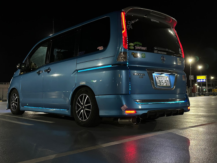 セレナの洗車あとのドライブ・懐かしいクルマ・展示車に関するカスタム事例の投稿画像1枚目