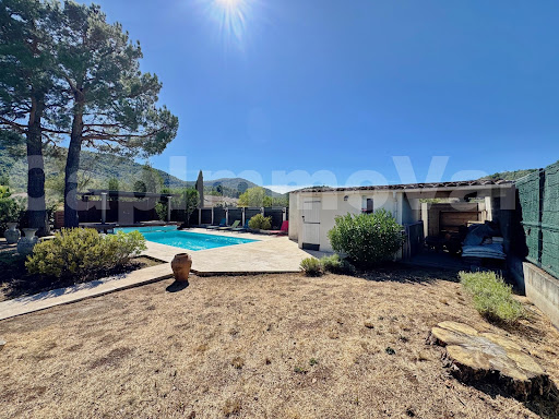 Villa avec piscine et terrasse 4