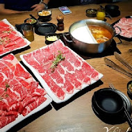 肉多多火鍋