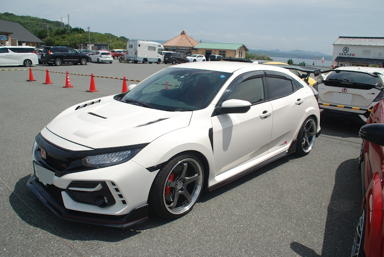 シビックタイプRのオフ会・角島大橋・シビックタイプR・FK8・角島に関するカスタム事例の投稿画像3枚目