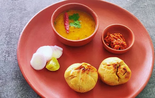 Stuffed Aloo Baati Classic Combo