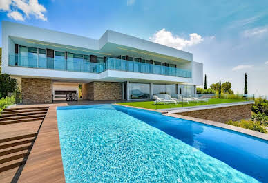 Villa with pool and terrace 9