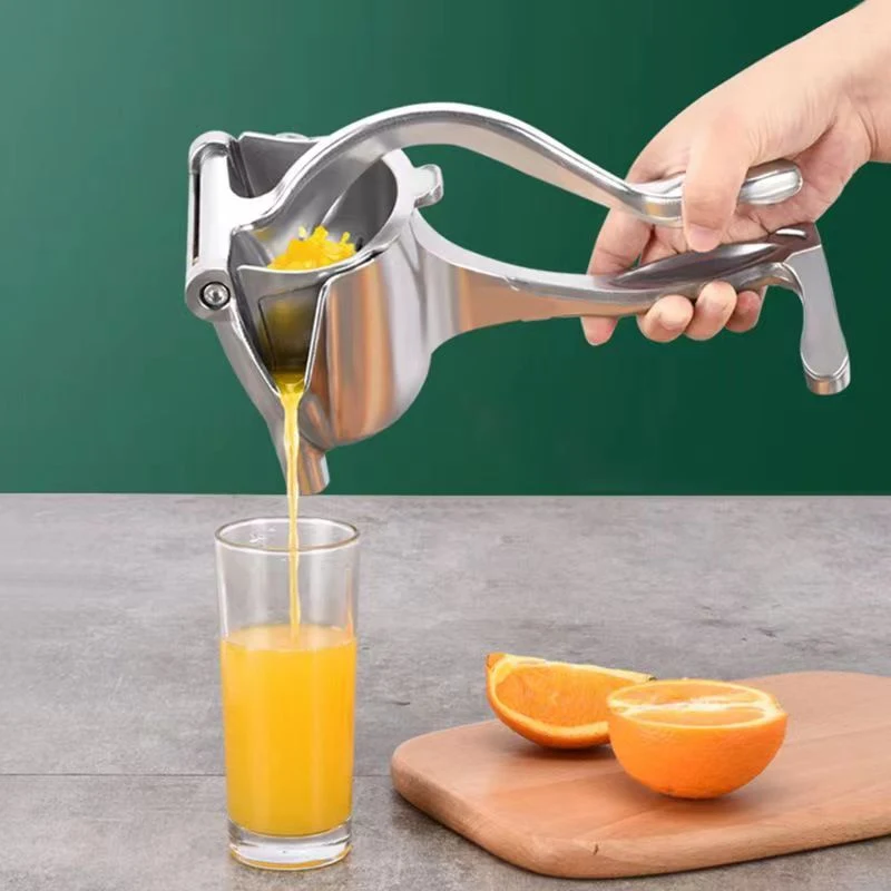 Pressoir manuel simple pour la maison Préparez des jus frais et sains sans électricité. Idéal pour les agrumes et autres fruits, utilisation facile.