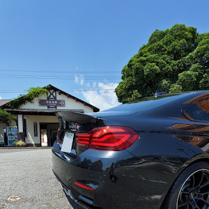 M4 クーペ F82