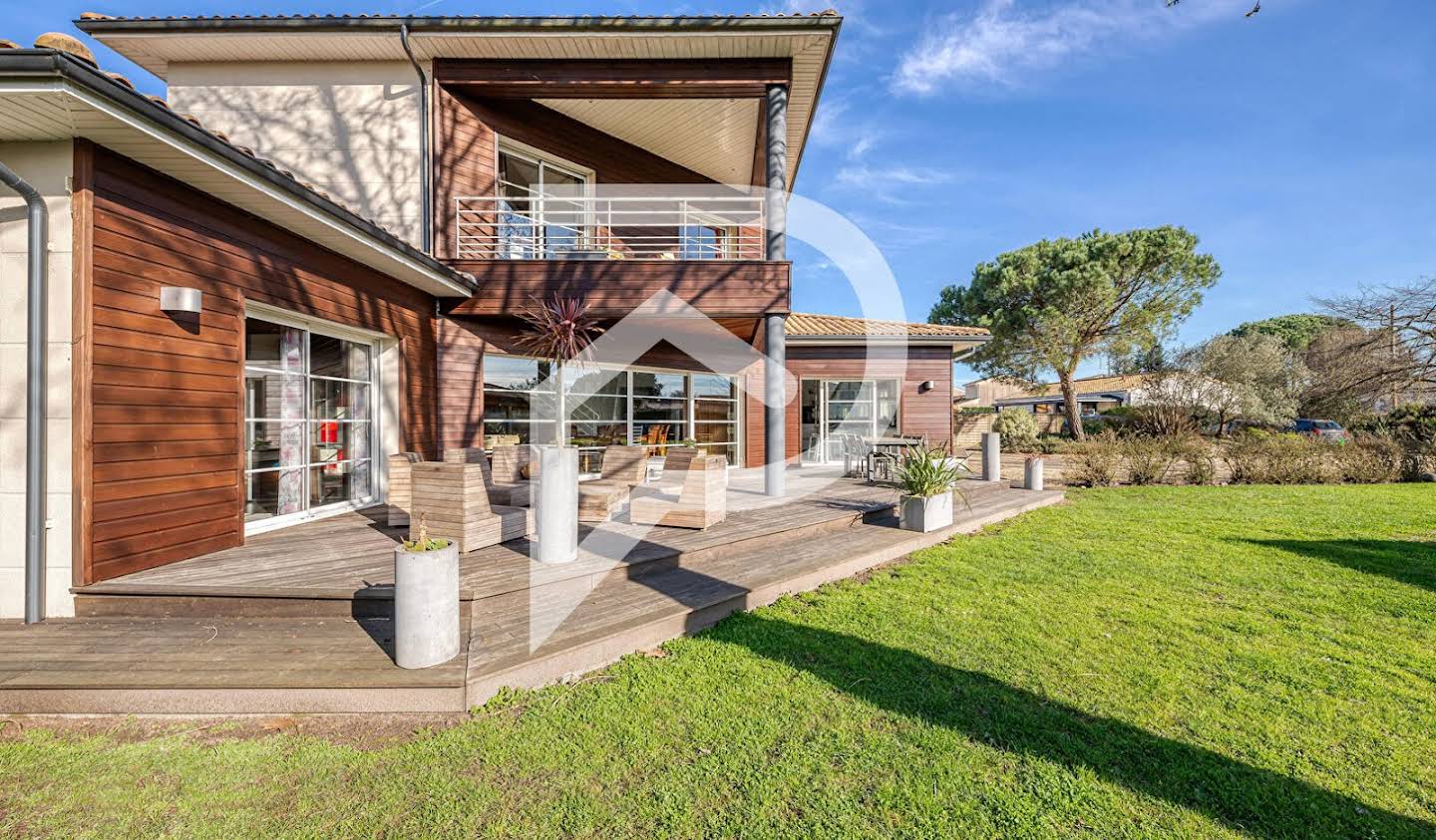 House with terrace Libourne