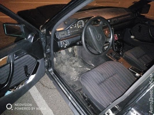 продам авто Mercedes 220 220 (W124) фото 4