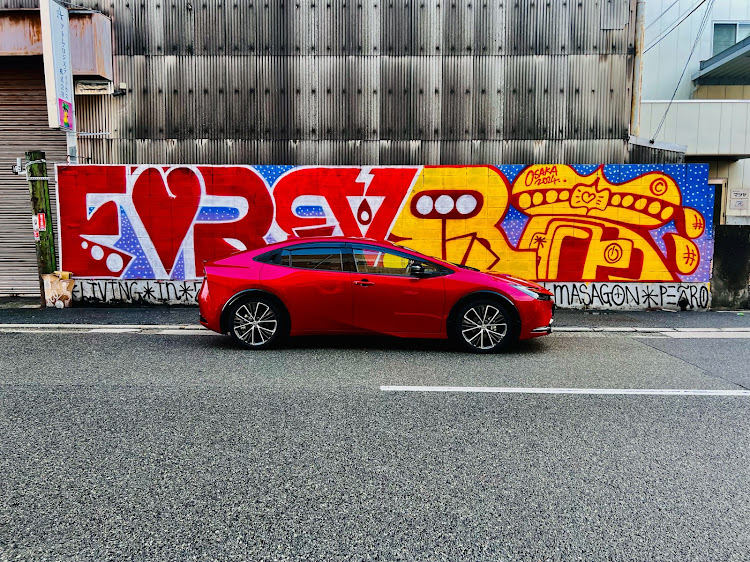 プリウスのどノーマルでピックアップされたい・ドライブ・初の大阪上陸・ウォールアートコラボに関するカスタム事例の投稿画像4枚目