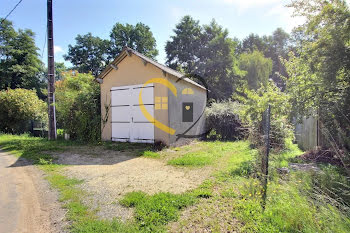 parking à Saint-Eloy-de-Gy (18)