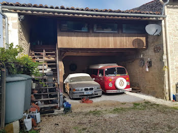 maison à Saint-Georges-de-Longuepierre (17)