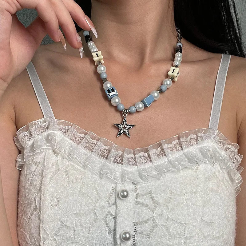 Hip Hop Unisex Lichtgewicht Luxe Minderheid Sleutelbeenketting, een stijlvol en subtiel accessoire voor een unieke look.