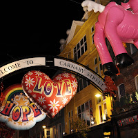 Hope and love in Carnaby street di 