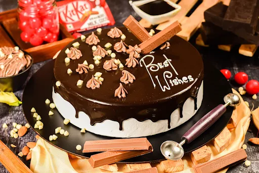 Chocolate KitKat Cake
