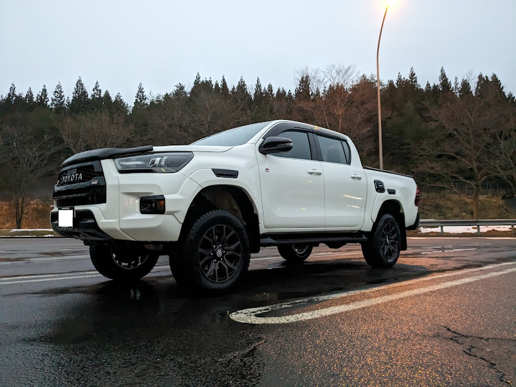 ハイラックスのドライブ・車高調整・ドタバタ・お騒がせしましたに関するカスタム事例の投稿画像1枚目