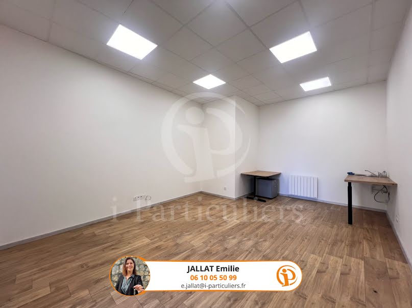 Location  locaux professionnels  25 m² à Brignoud (38190), 850 €