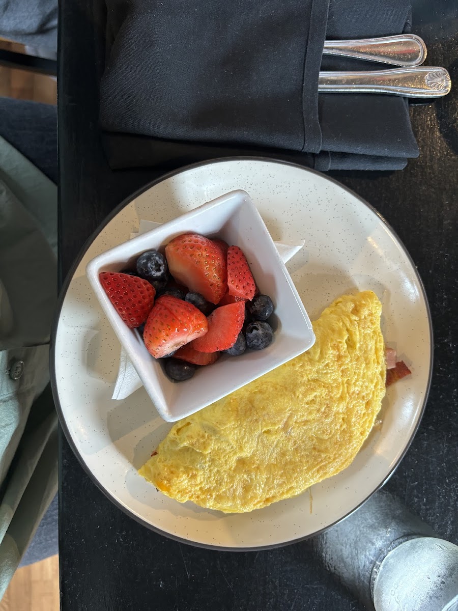 Classic omlette and side of fruit for one of the GF option!