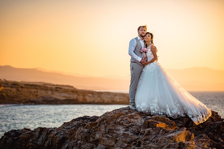 Wedding photographer Maksim Prikhodnyuk (photomaxcrete). Photo of 9 April 2020