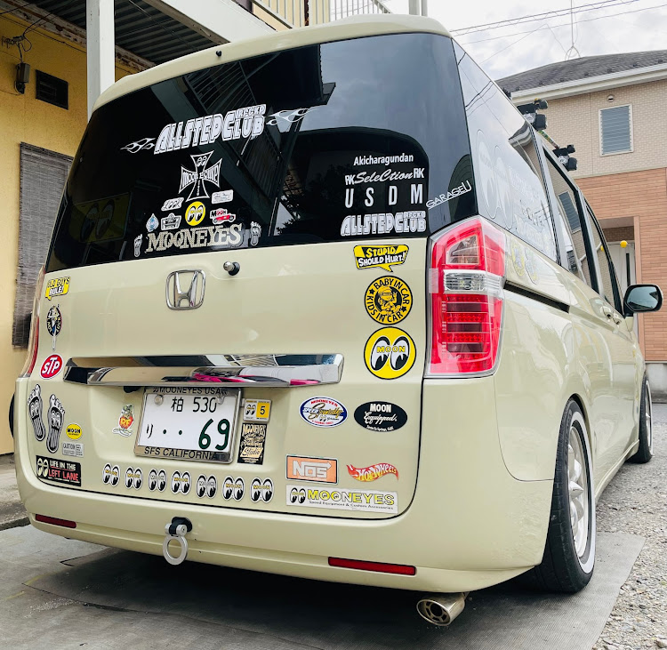 ステップワゴンのMOON EYES・USDM・DIY・ステップワゴンヒダマリアイボリー・ステップワゴンカスタムに関するカスタム事例の投稿画像3枚目