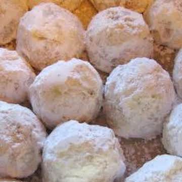 Pecan Balls (Christmas Cookies)