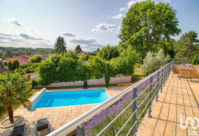 Maison avec piscine et terrasse 18