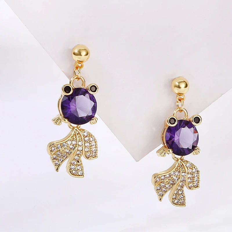 Clous d'oreilles personnalité mode multi-style. Exprimez votre style unique avec ces boucles d'oreilles polyvalentes et élégantes, parfaites pour chaque occasion.