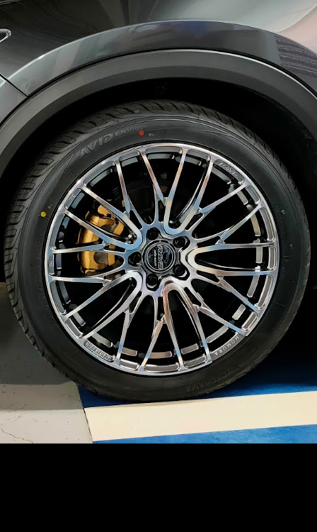 CX-8のはみ出し・ホイール・ショック・オバフェン・アドバイス下さいに関するカスタム事例の投稿画像1枚目