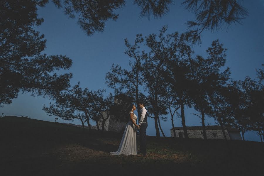 Fotografo di matrimoni Konstantinos Poulios (poulios). Foto del 25 settembre 2019