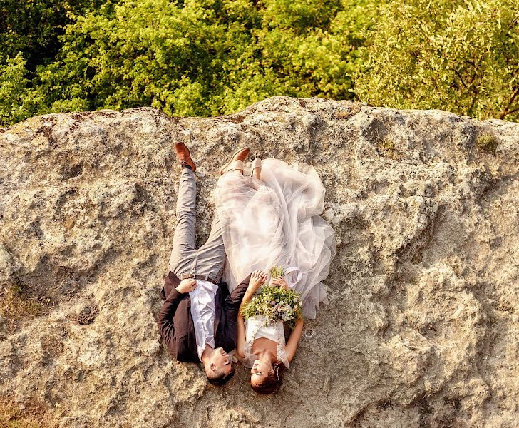 Fotógrafo de casamento Viktoriya Maksimova (si080387). Foto de 25 de outubro 2018