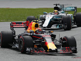 Verstappen blaast baanrecord weg, Vandoorne en Alonso helemaal achterin