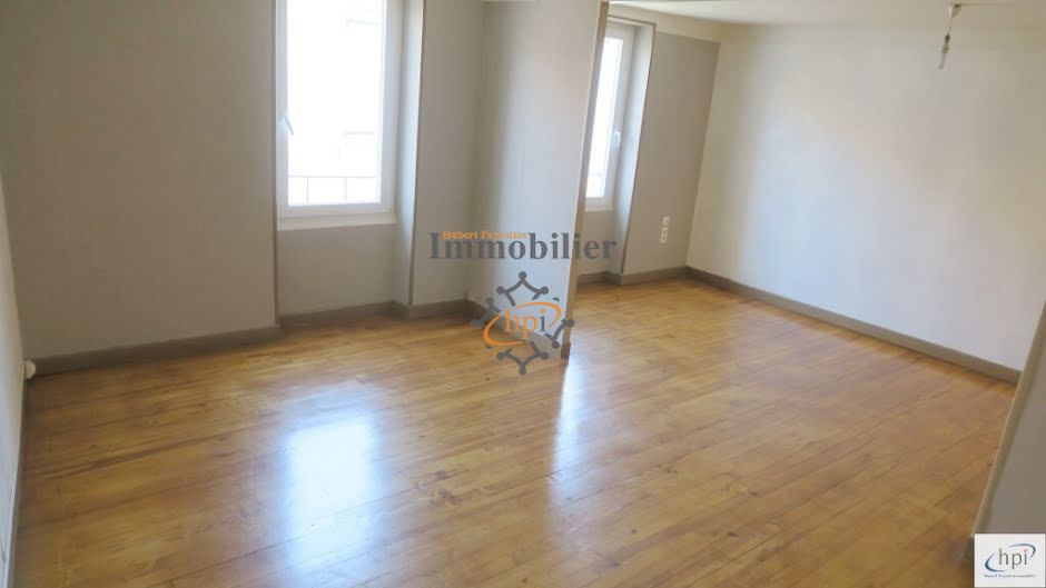 Location  appartement 3 pièces 78 m² à Saint-Affrique (12400), 395 €