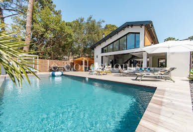 House with pool 6