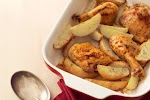 One-Pan Chicken and Potato Bake was pinched from <a href="http://www.kraftrecipes.com/recipes/one-pan-chicken-potato-bake-52564.aspx" target="_blank">www.kraftrecipes.com.</a>