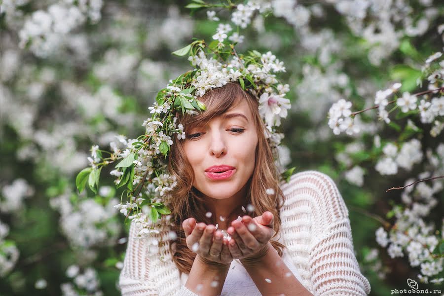 Wedding photographer Yuliya Medvedeva (photobond). Photo of 21 May 2015