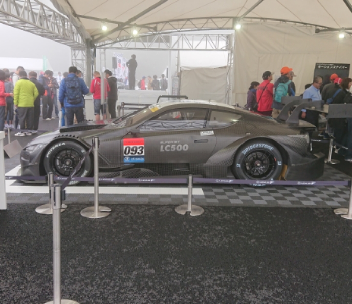 ハイエースのFSW・スーパーGTに関するカスタム事例の投稿画像3枚目