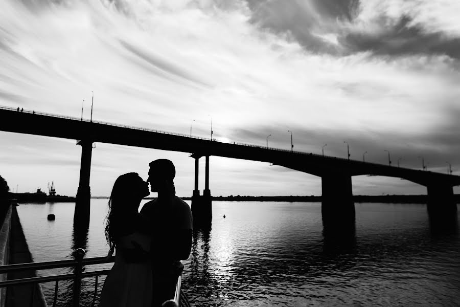 Fotógrafo de casamento Nikolay Ovcharov (ovcharov). Foto de 5 de agosto 2018