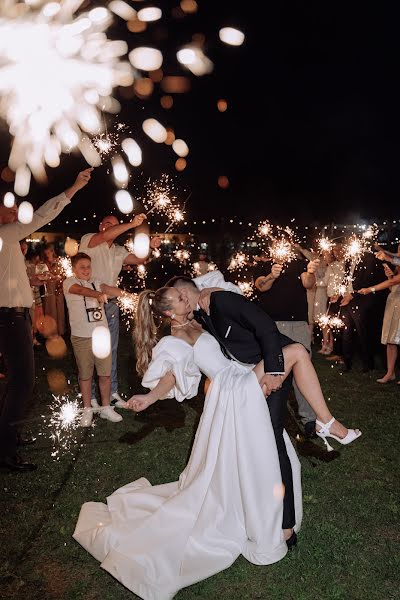 Fotógrafo de casamento Kseniya Timchenko (ksutim). Foto de 9 de agosto 2021