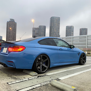 M4 クーペ F82