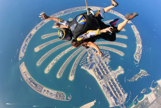 Skydiving at Palm Jumeirah for couples