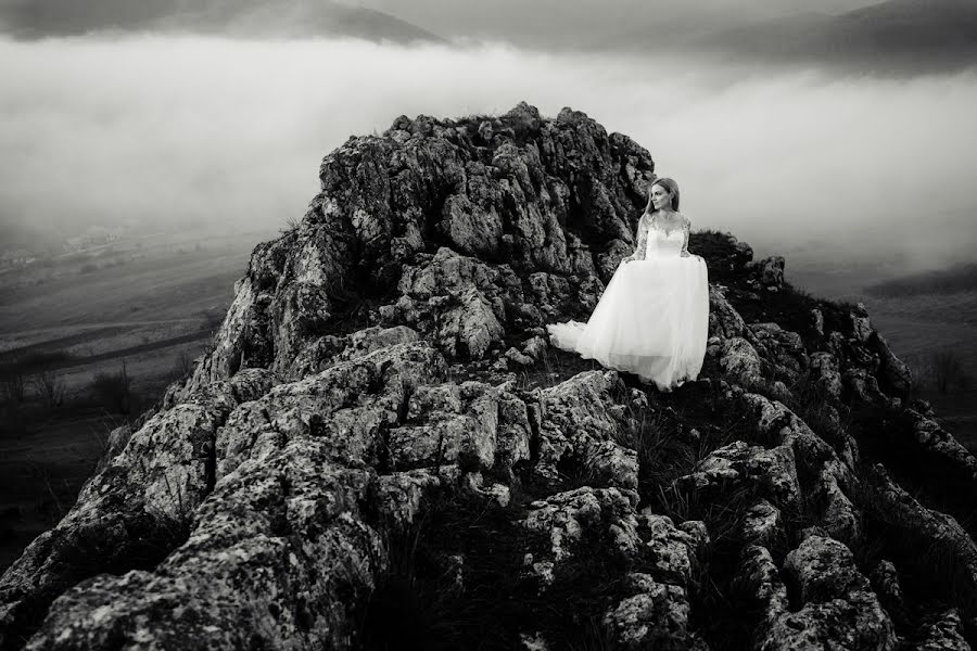 Wedding photographer Alpár Lukácsi (alparlukacsi). Photo of 23 October 2023