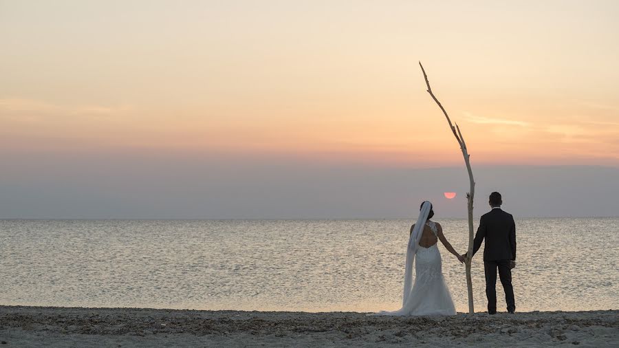 Fotógrafo de casamento Konstantinos Poulios (poulios). Foto de 22 de abril 2017